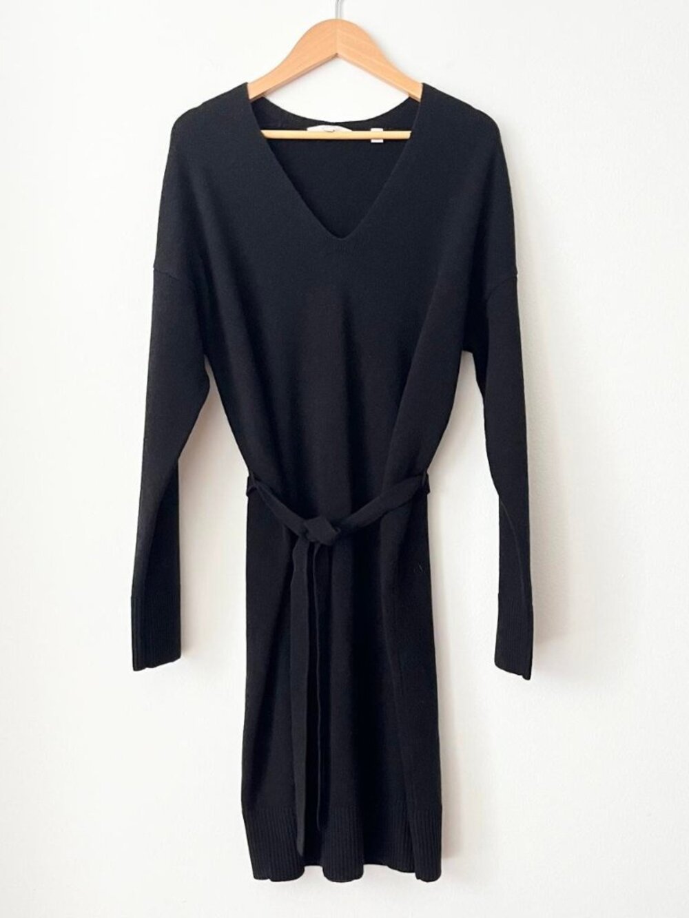 Vince Sweater Dress XS Belted V-Neck Wool Cashmere Minimalist Quiet Luxury Chic